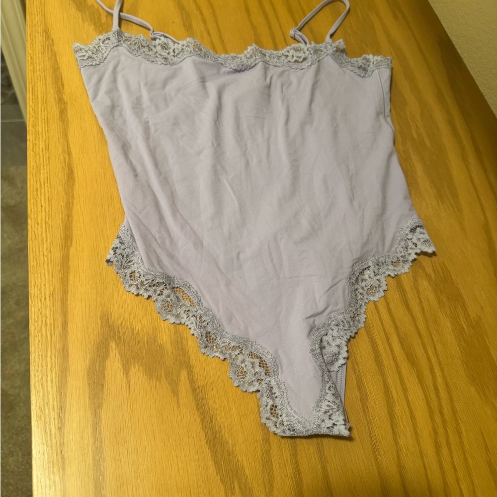 SKIMS Fits Everybody Lace Cami Bodysuit Color Jupiter